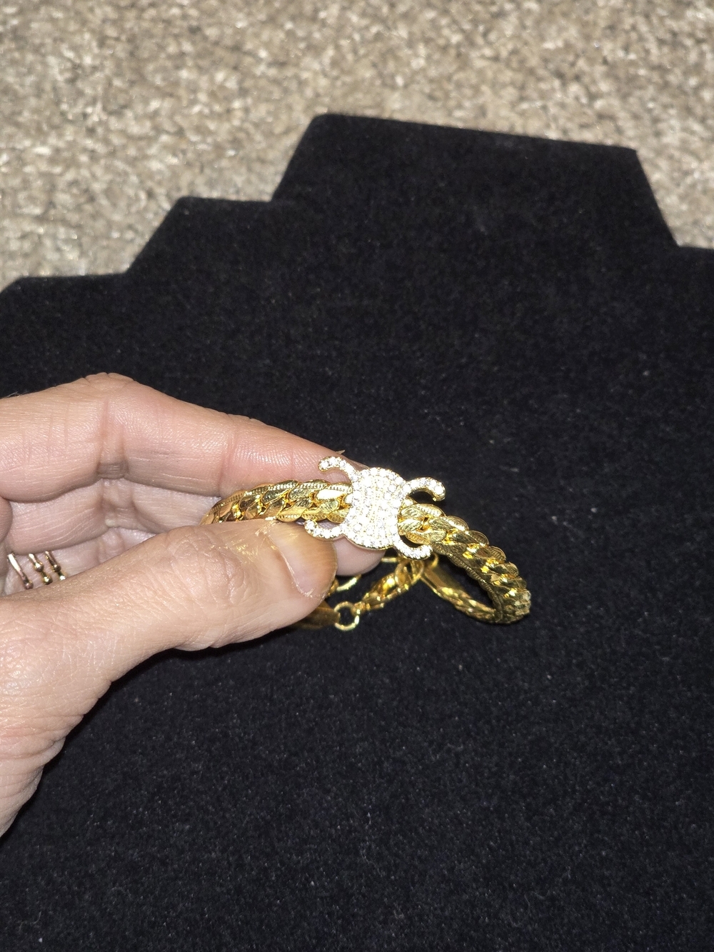 18kgp Celine Elegant Gold-Tone Pavé Buckle Bracelet - Women's Jewelry